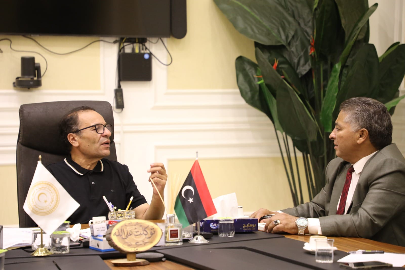 A meeting between the University President, Professor Salem Al-Huraishi, and the Minister of Higher Education and Scientific Research.