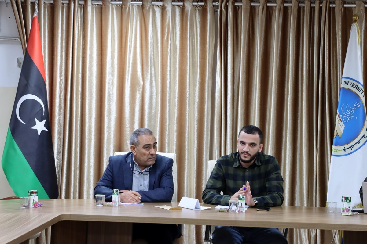 Meeting of the Director of the Information and Documentation Center at the University with the Registrars of the Colleges of the University of Sabratha.